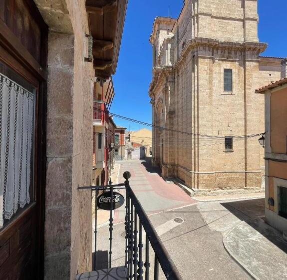 سوئیت با بالکن, La Posada De Pesquera