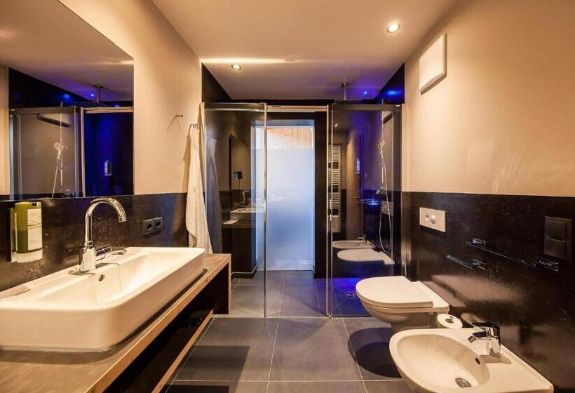 سوییت جونیور, Sonus Alpis   Adults Only