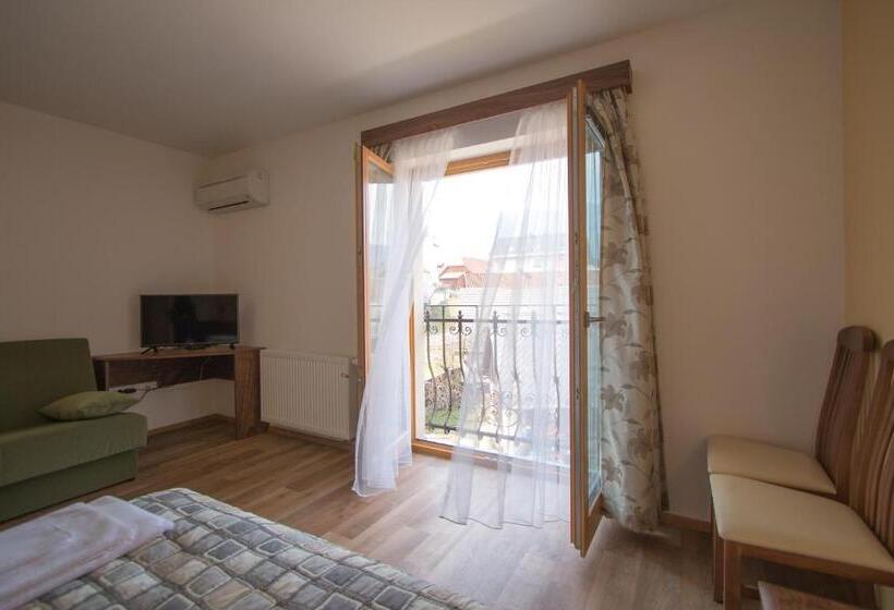 استودیوی استاندارد, Tourist Farm Megušar