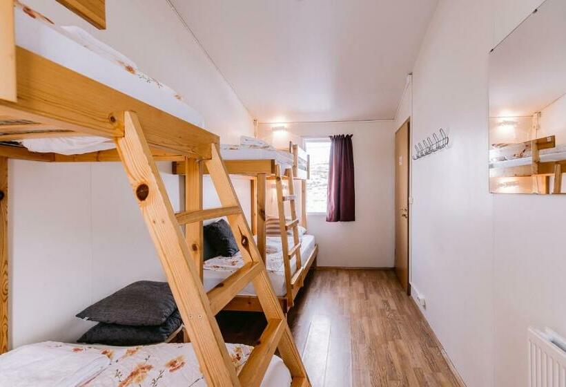 اتاق خانوادگی با سرویس بهداشتی مشترک, Hlid Hostel
