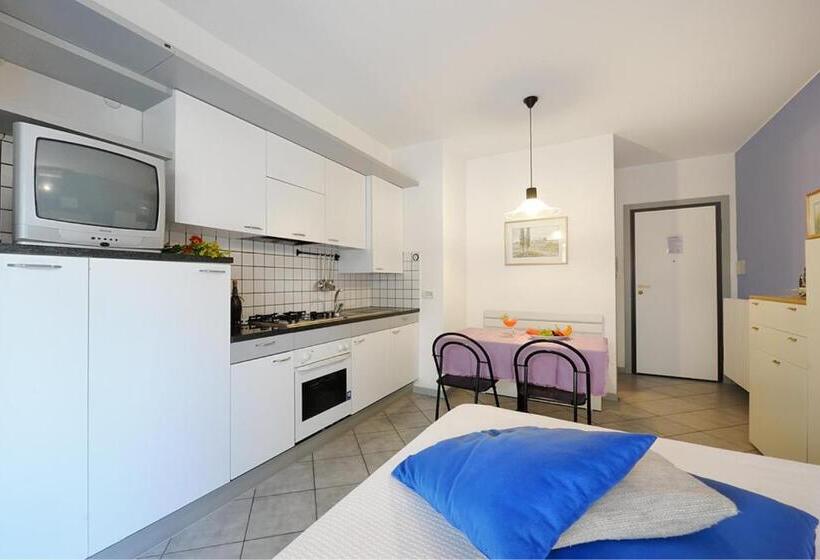 استودیوی استاندارد, Residence Le Palme