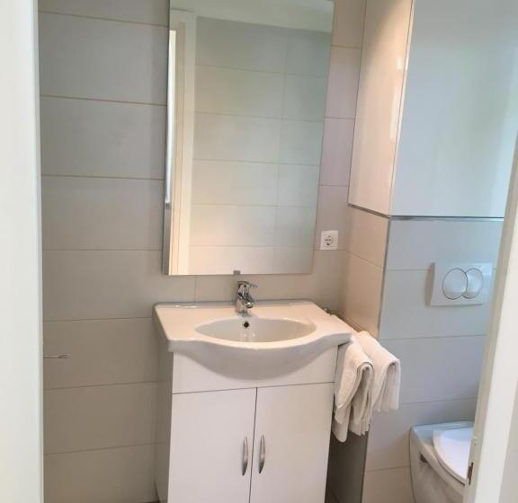 آپارتمان 1 خوابه, Apartman Diófa