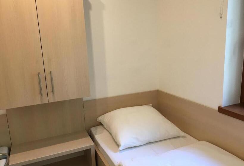 آپارتمان 2 خوابه, Apartman Diófa