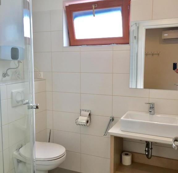 استودیوی استاندارد, Apartman Diófa