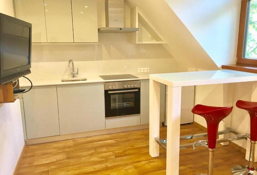استودیوی استاندارد, Apartman Diófa