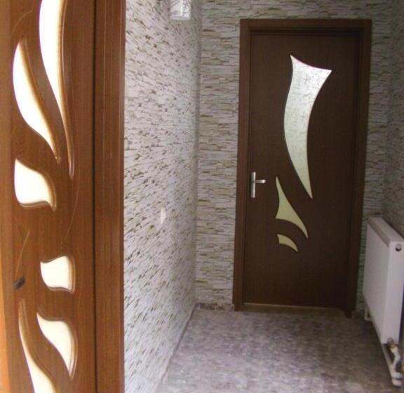 اتاق استاندارد سه نفره, Chicho Guesthouse