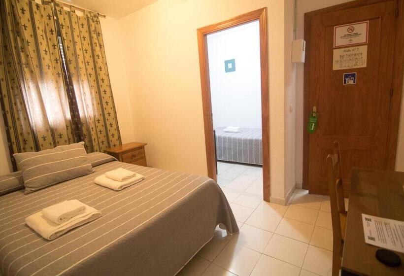 اتاق خانوادگی, Ochomin Hostel