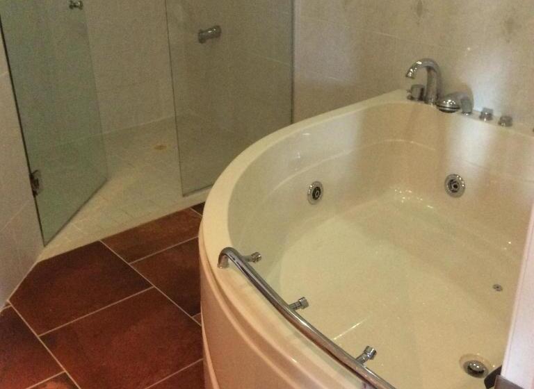 استودیوی لوکس, Guest House Villa Mishkan