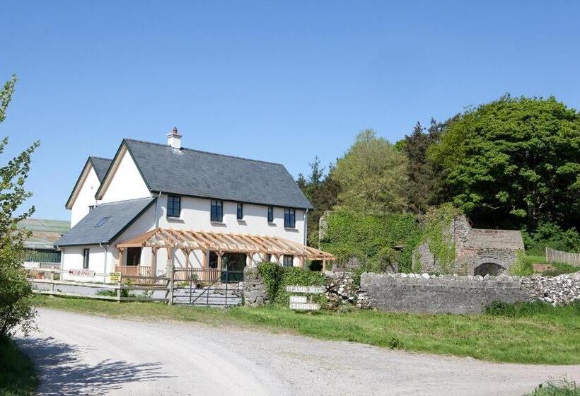 اتاق کلاسیک چهارنفره, Rock Farm Slane   Limehouse