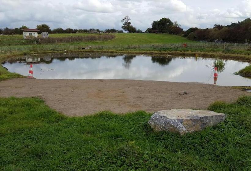 اتاق کلاسیک چهارنفره, Rock Farm Slane   Limehouse