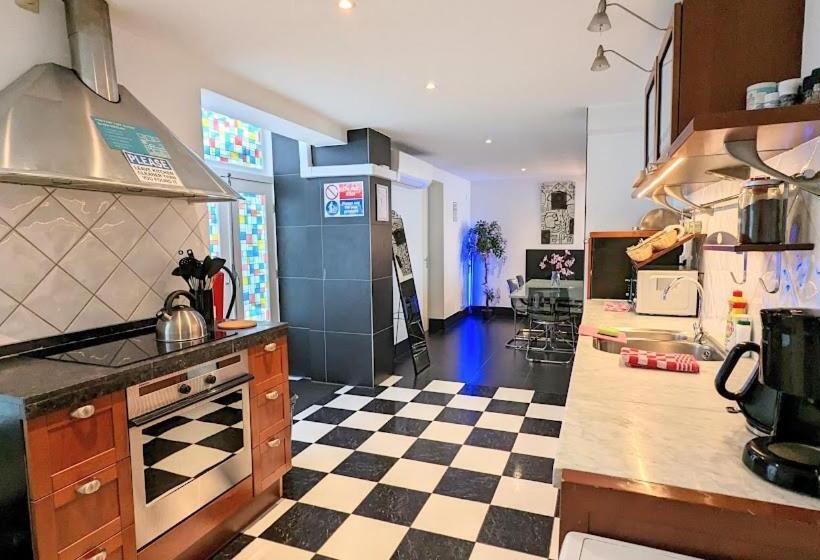 آپارتمان 3 خوابه, The Amsterdam Hotel Apartment In The Center