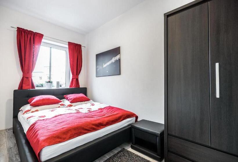 سوییت دوبلکس, Apartments Benešova 6