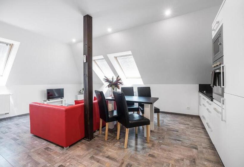 آپارتمان 2 خوابه, Apartments Benešova 6