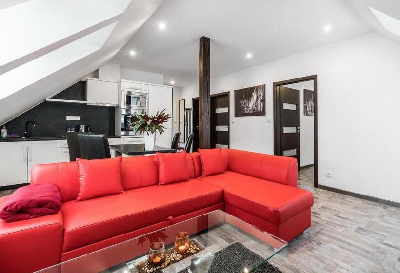 آپارتمان 2 خوابه, Apartments Benešova 6