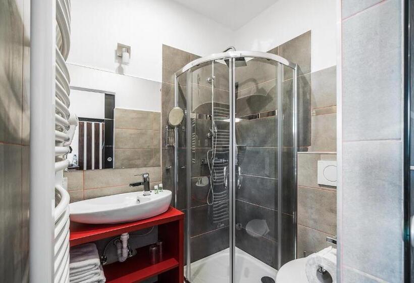 اتاق استاندارد با بالکن, Apartments Benešova 6