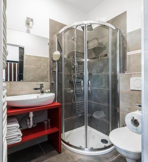 اتاق استاندارد با بالکن, Apartments Benešova 6