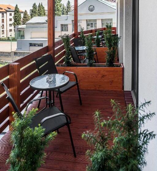 اتاق استاندارد سه تخته با بالکن, Apartments Benešova 6