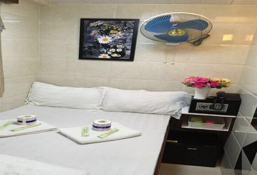 اتاق استاندارد, Skyview Hostel