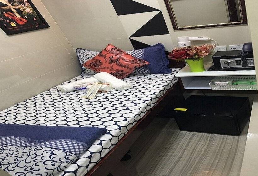 اتاق استاندارد یک نفره, Skyview Hostel