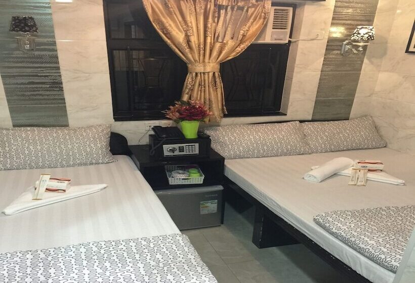اتاق استاندارد سه نفره, Skyview Hostel