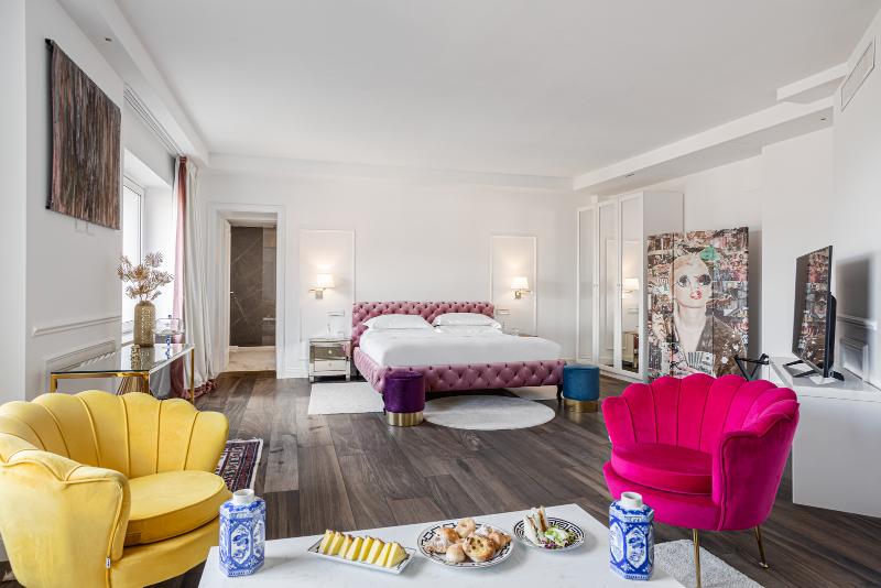 اتاق استاندارد سه نفره, Skyview Hostel