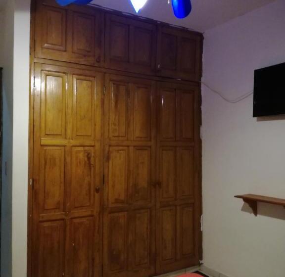 اتاق استاندارد, Hostal Compostela Inn