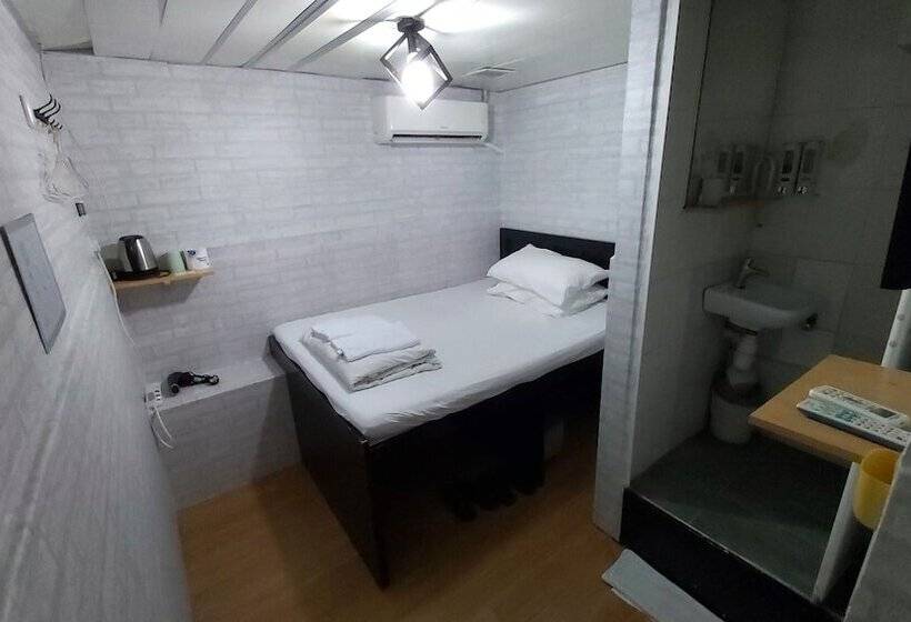 اتاق استاندارد, Cozy Inn Jordan Station