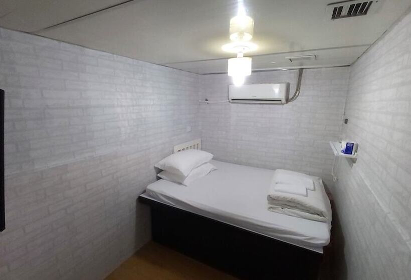 اتاق استاندارد, Cozy Inn Jordan Station