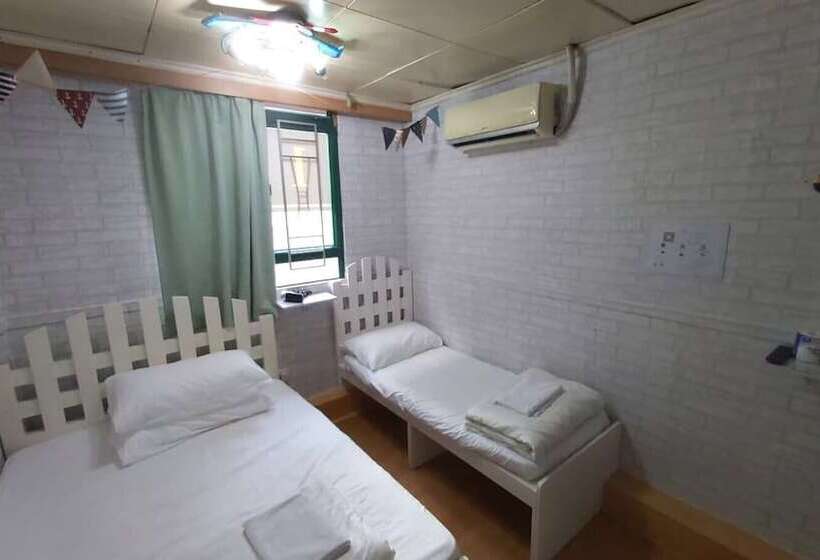 اتاق استاندارد سه نفره, Cozy Inn Jordan Station