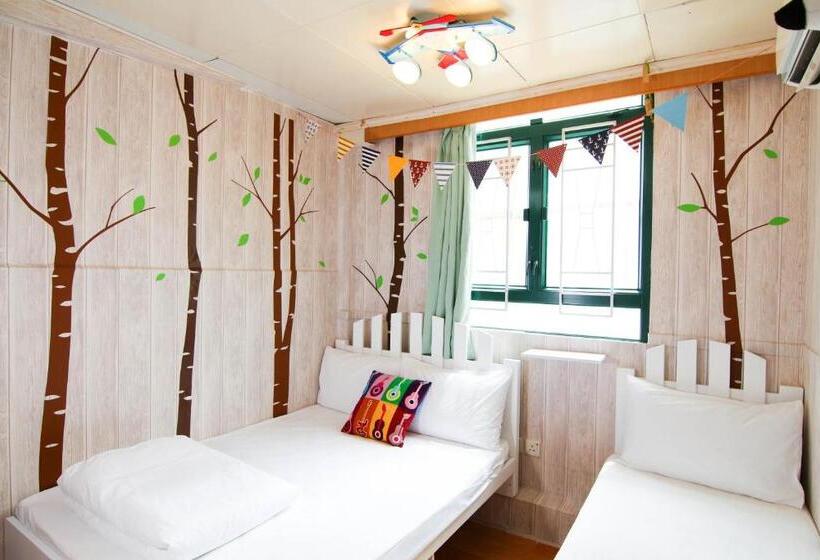 اتاق استاندارد سه نفره, Cozy Inn Jordan Station