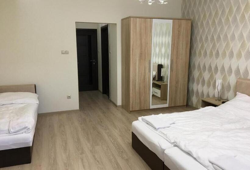 اتاق استاندارد چهار تخته, Kristály Apartmanok