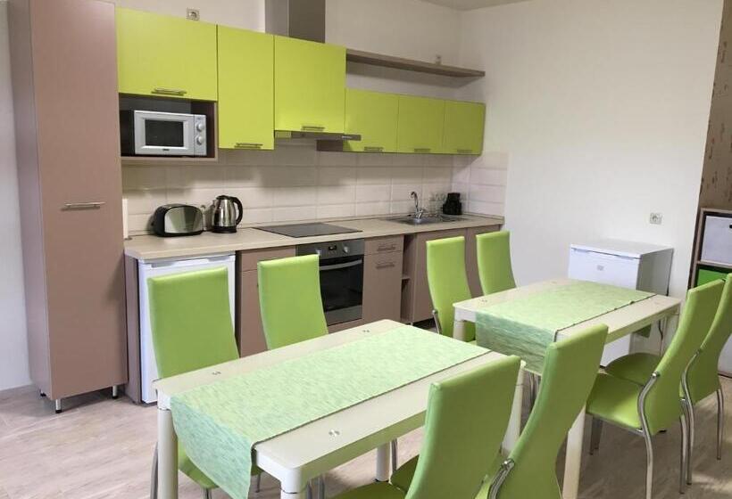 اتاق استاندارد چهار تخته, Kristály Apartmanok