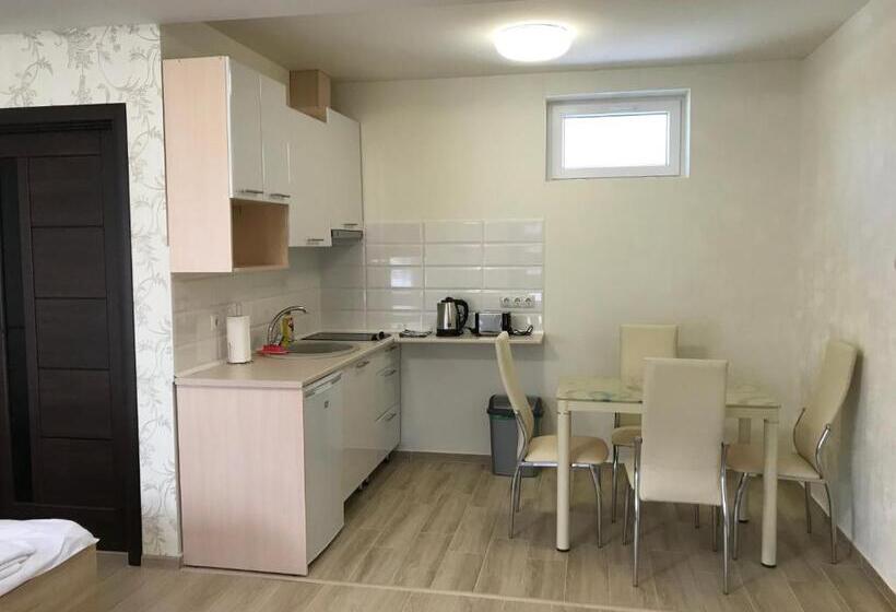 اتاق لوکس چهار تخته, Kristály Apartmanok