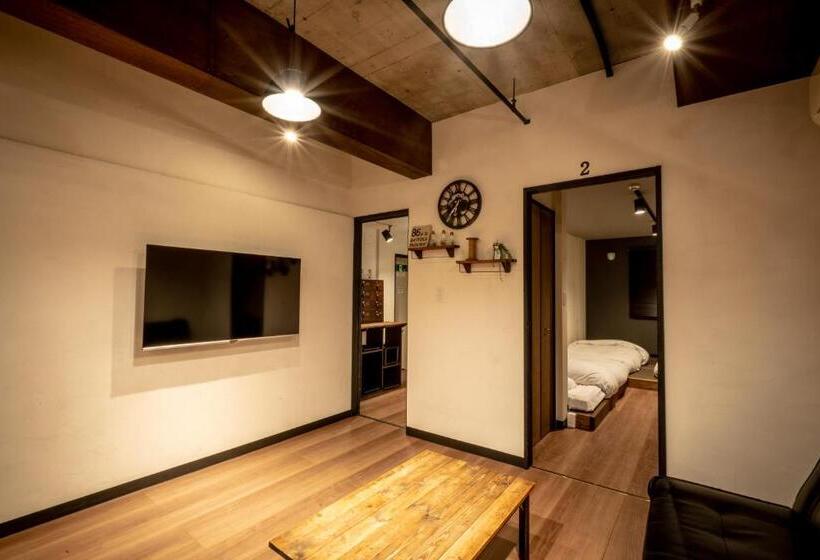 اتاق لوکس خانوادگی, Lifehouse Ippo