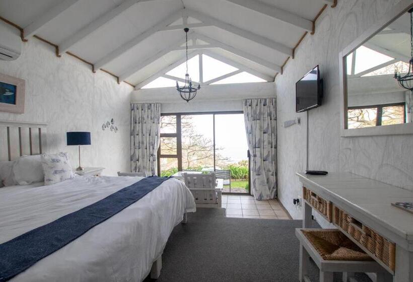 Family Room, Dutton's Cove Guest House