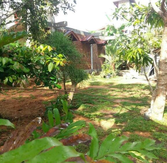 بنگله خانوادگی, Selavi Resort Bentota