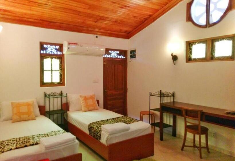بنگله خانوادگی, Selavi Resort Bentota