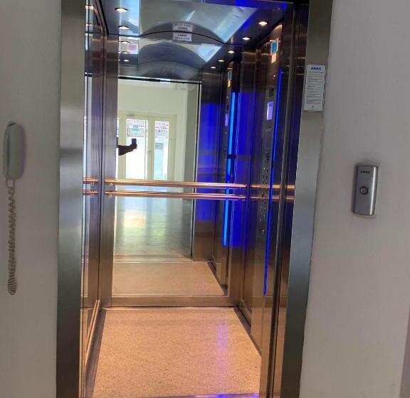 آپارتمان 1 خوابه با بالکن, Arkk Homes