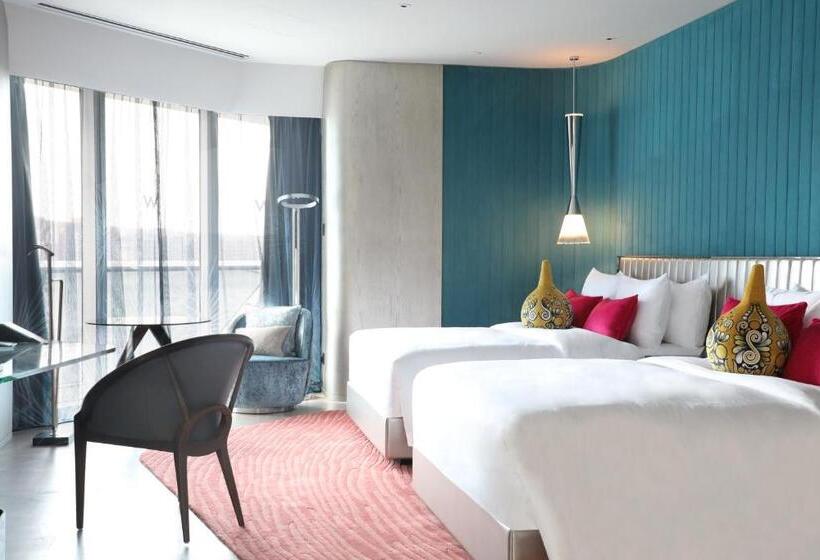 Suite with lake view, W Xian
