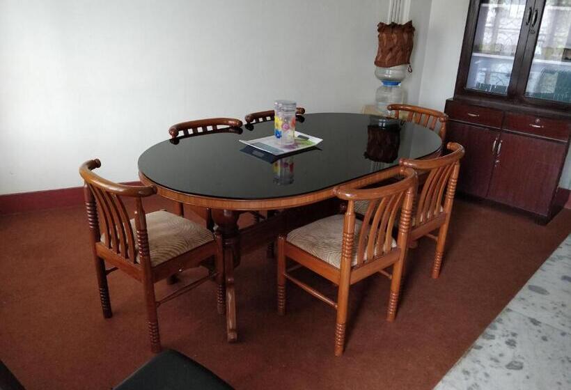 اتاق لوکس, Sweet Rooms Near Police Bazar