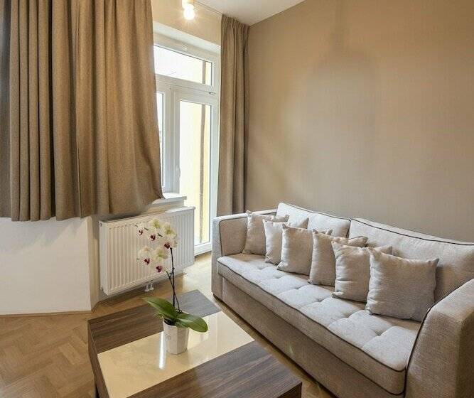 سوییت, Letna Garden Suites
