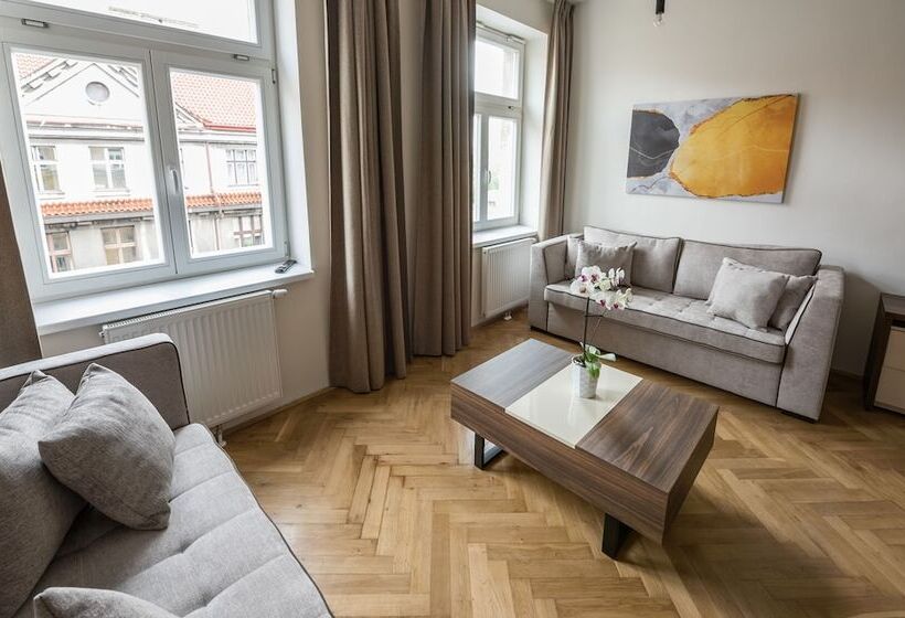 سوییت لوکس, Letna Garden Suites