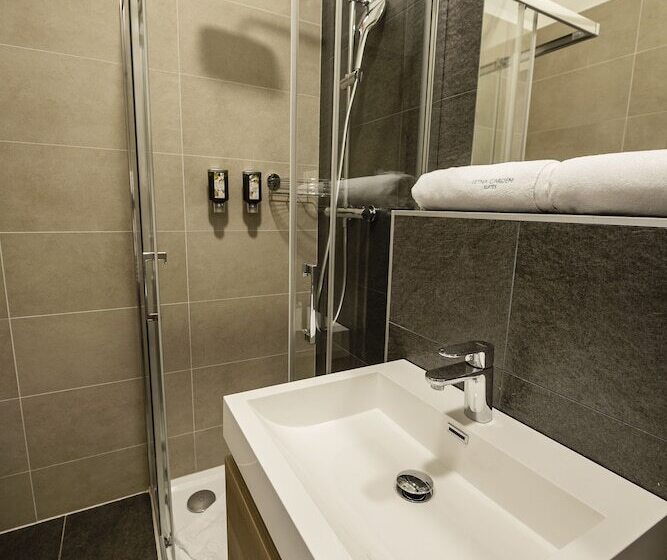 سوییت لوکس, Letna Garden Suites