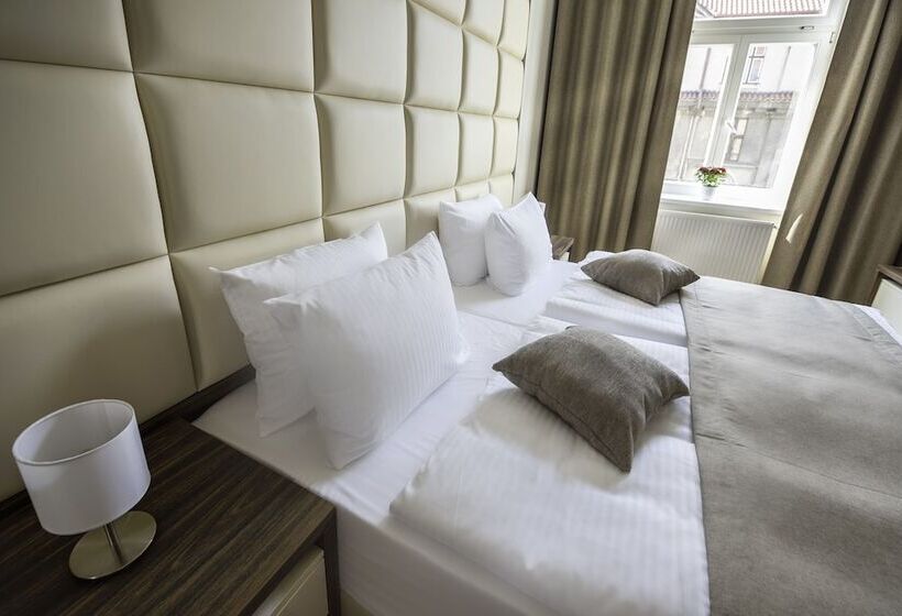 استودیوی استاندارد, Letna Garden Suites
