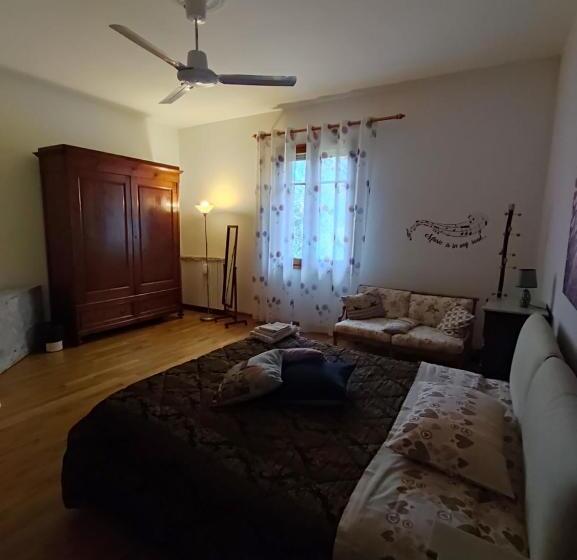 اتاق لوکس, B&b Due Abeti