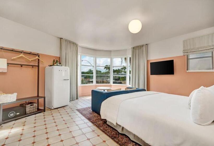 استودیو استاندارد با تخت کینگ, Trouvail Miami Beach