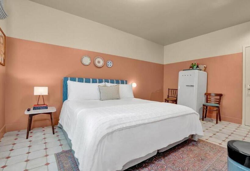 اتاق استاندارد با تخت بزرگ برای معلولان, Trouvail Miami Beach