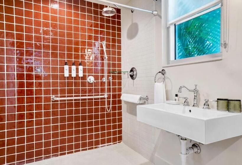 اتاق لوکس با تخت بزرگ, Trouvail Miami Beach