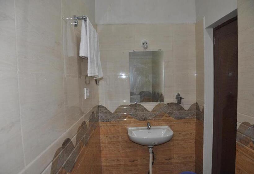 اتاق استاندارد سه نفره, Blue Crystal Lodge