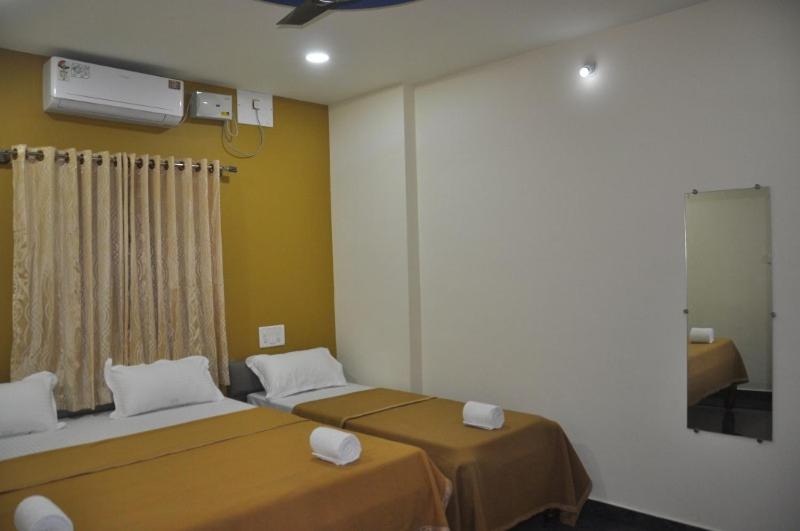اتاق استاندارد سه نفره, Blue Crystal Lodge
